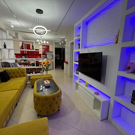 Lungo Appartament شقة *