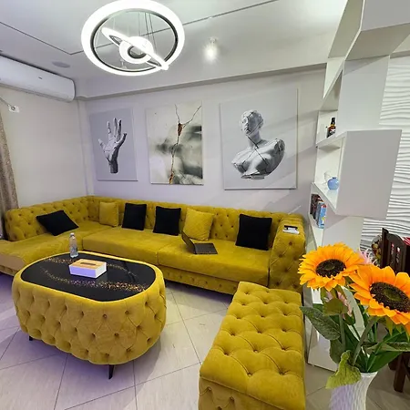 Lungo Appartament شقة *