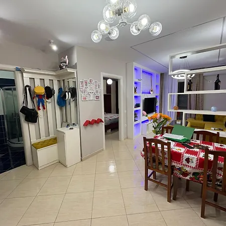 Lungo Appartament شقة *